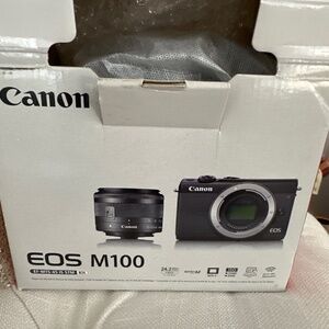 Canon EOS M100